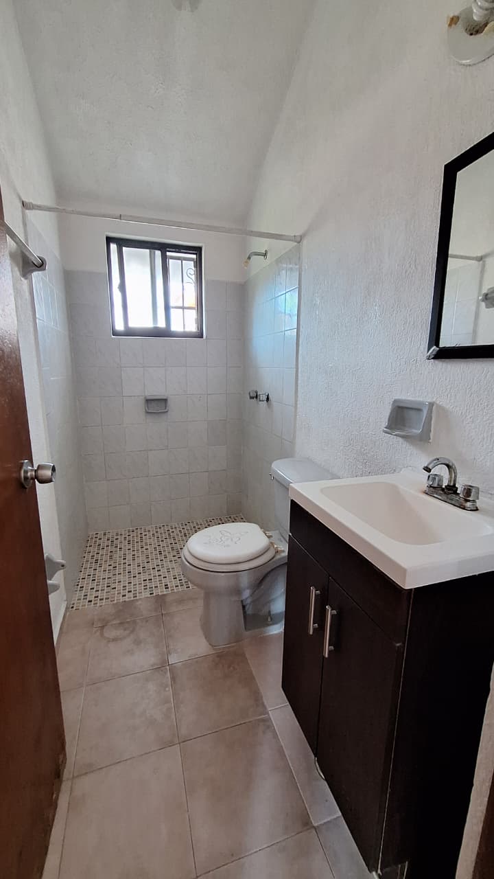 Casa en renta para negocio u oficina AV NICHUPTE  - Imagen 5